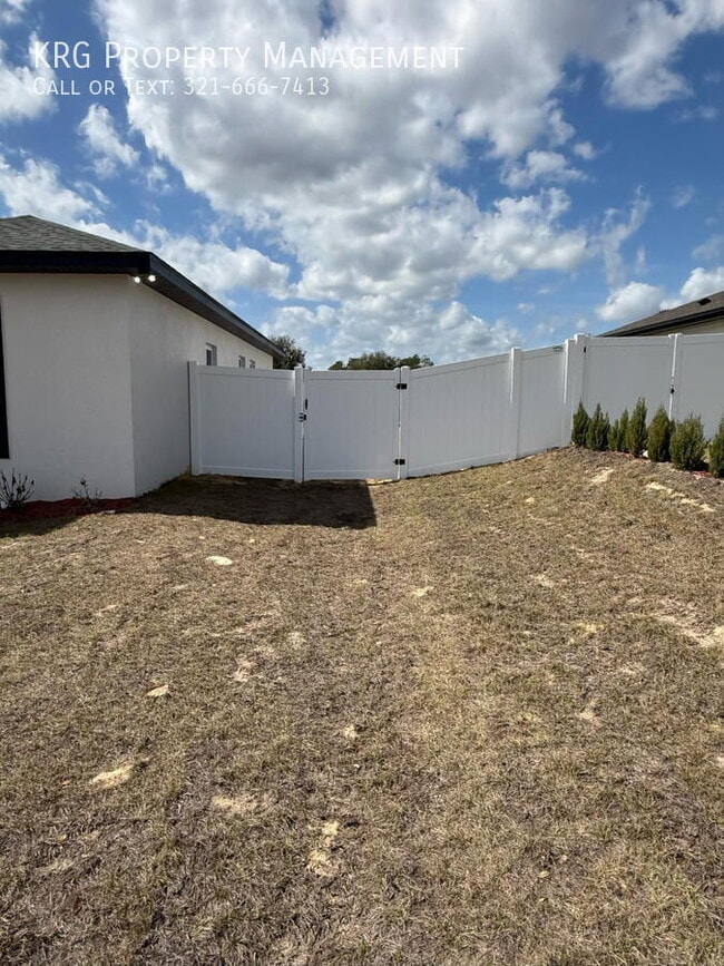 Building Photo - 16985 SW 40th Cir