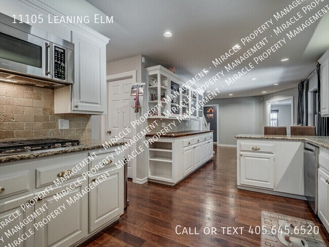 Building Photo - 11105 Leaning Elm Rd