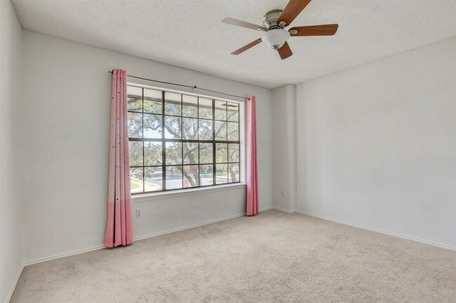 Building Photo - 17516 Klamath Falls Dr