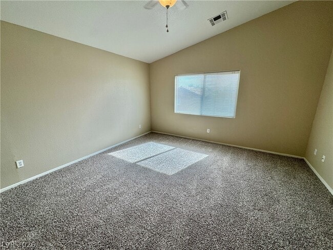 Building Photo - 3805 Hollycroft Dr