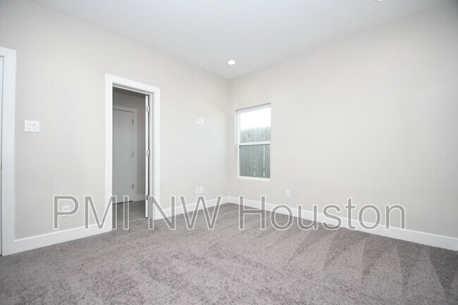 Building Photo - 5904 Gardendale Dr
