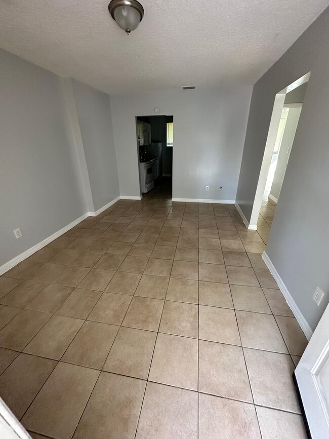 Building Photo - 1579 W 23rd St