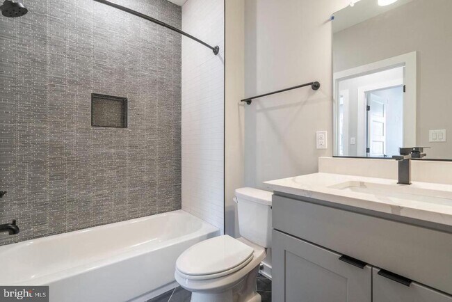 Building Photo - 3401 Hamilton St