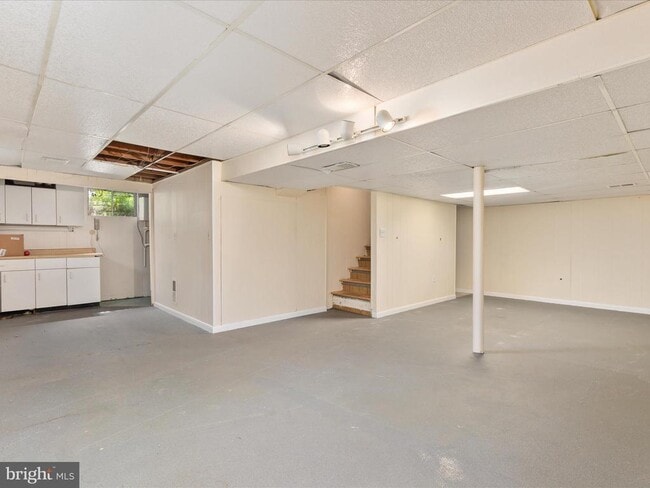 Building Photo - 301 Wood Ave