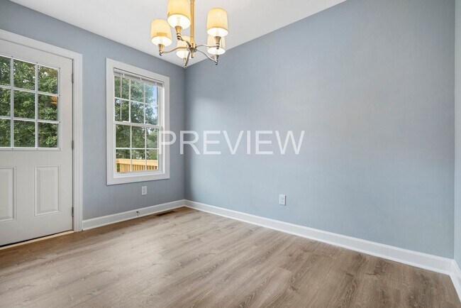 Building Photo - Beautiful Ranch Home in Charlotte