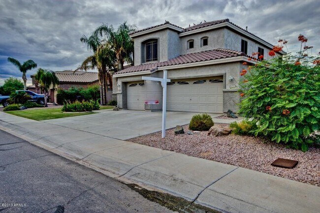 Building Photo - COMING SOON!! 5 bed 3 bath, 3000 + SFT with pool in Carino Estates, Chandler