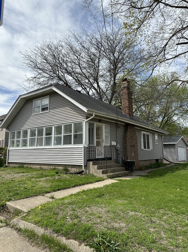 Primary Photo - 2903 Knight Ave