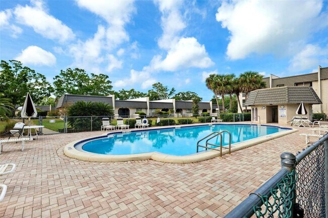 Building Photo - 8703 Bardmoor Blvd