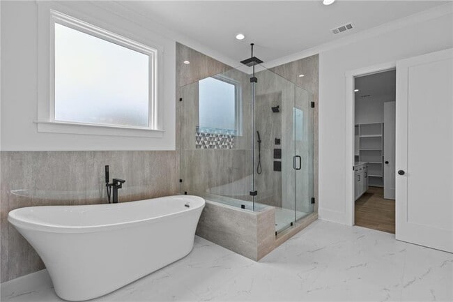 Building Photo - 6120 Hutchins Dr