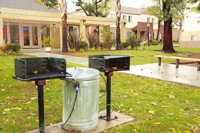 Courtyard - Rancho Niguel Apartments