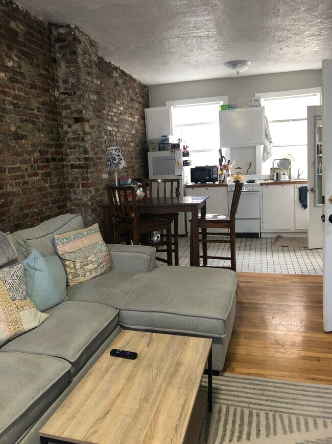 Building Photo - 17 Ogden St