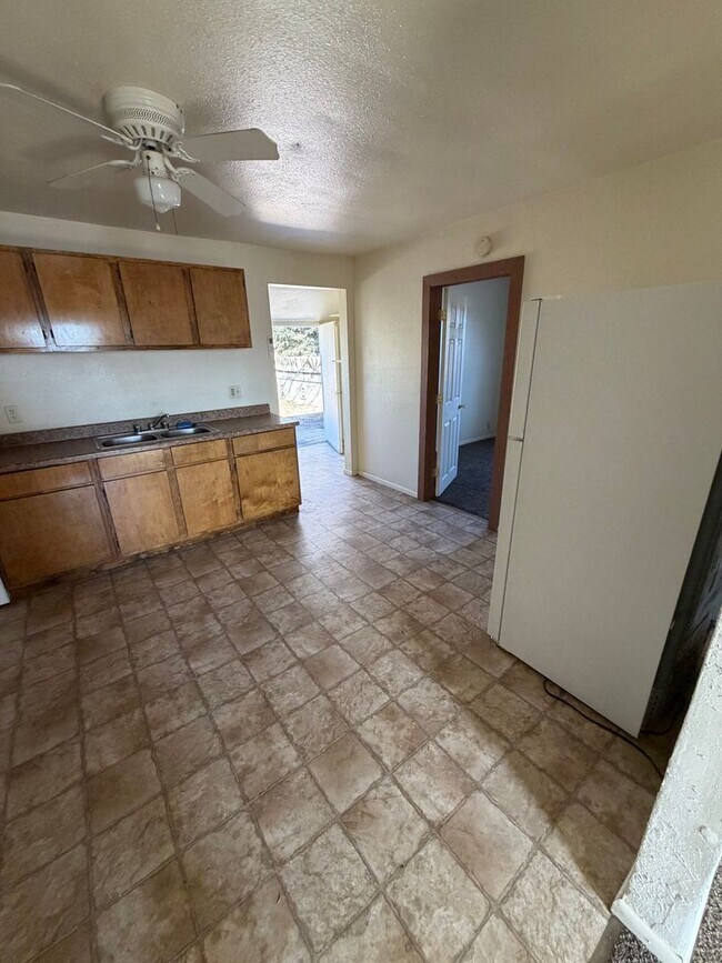 Building Photo - CS-700 N Duplex