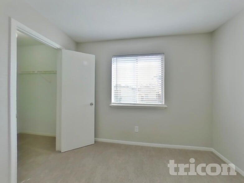 Building Photo - 6342 Briar Terrace Dr