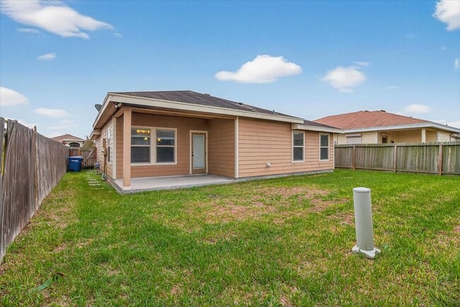 Building Photo - 6905 Anastasia Dr