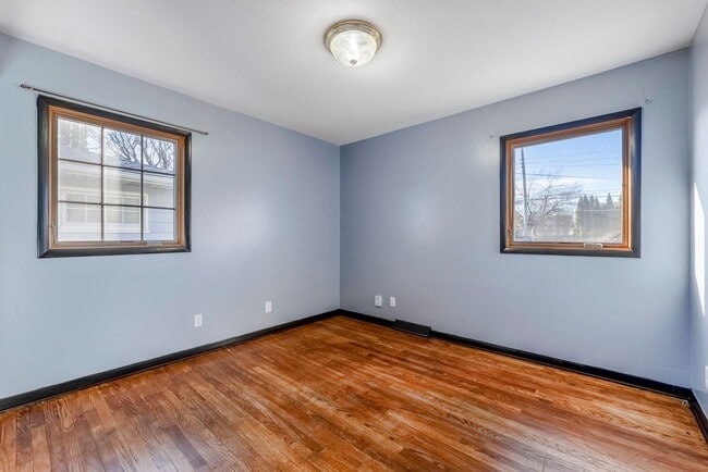 Building Photo - Beautiful 3/4 bed 2 bath home in East Moline!