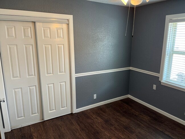 Building Photo - 2129 Brookshire St