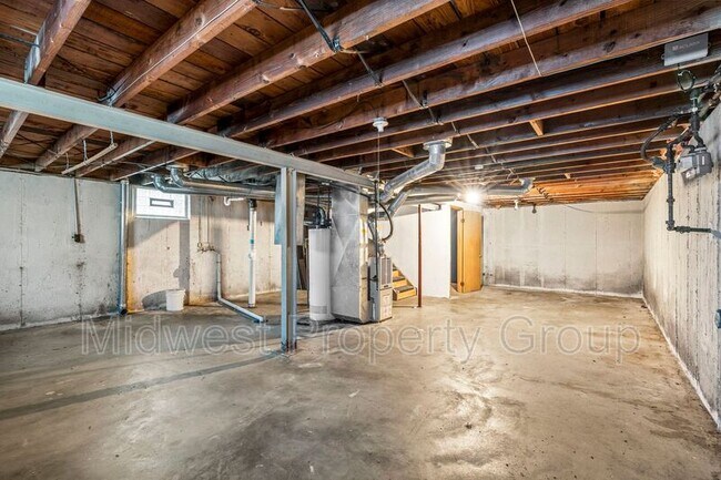 Building Photo - 306 Banff Cir