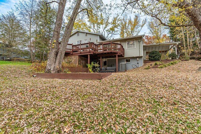 Building Photo - Charming 4 Bed SFH in Alexandria!