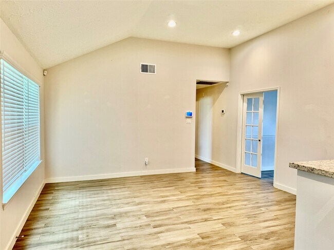 Building Photo - 17410 Saxon Dr