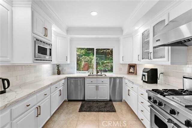 Building Photo - 28820 Calabria Dr