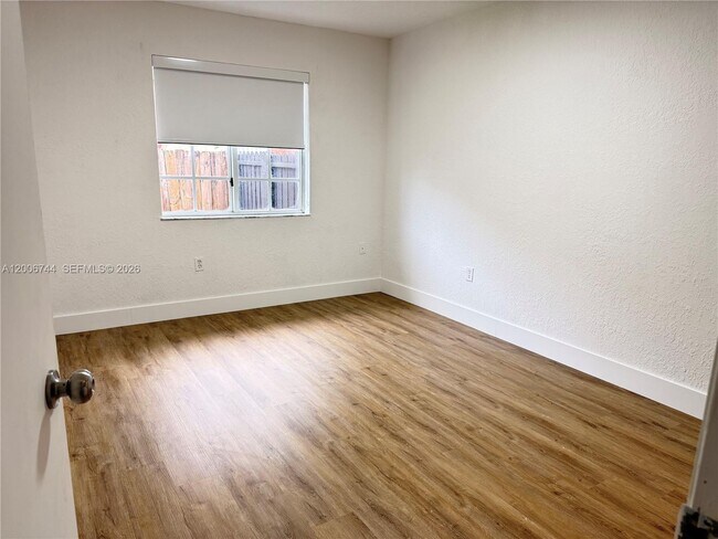 Building Photo - 15741 NW 40th Ct