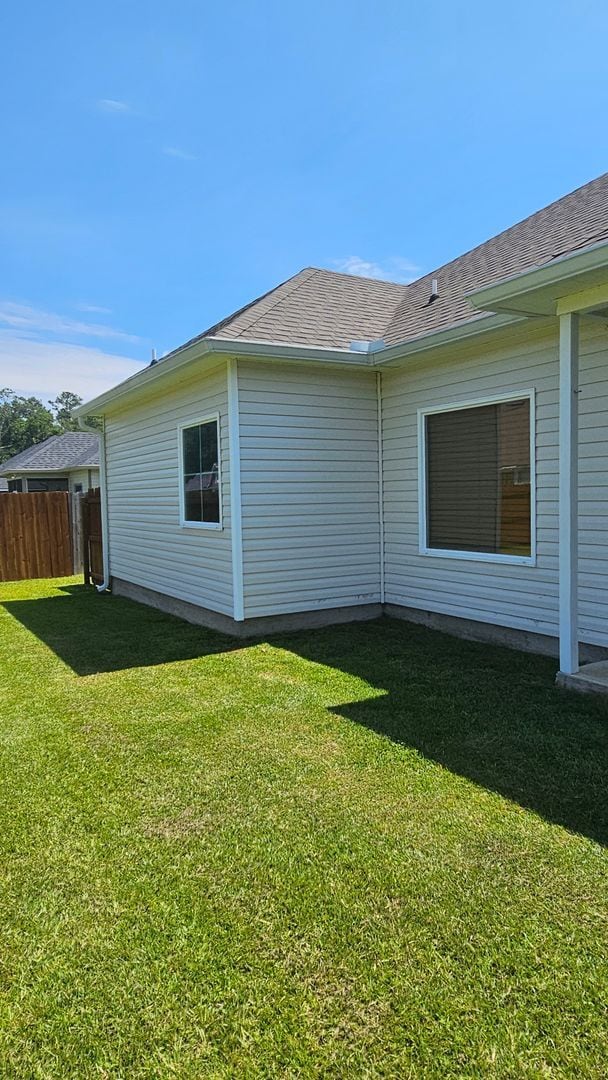 Building Photo - Knights Landing four bedroom home