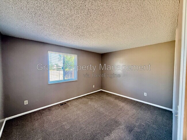 Building Photo - 2757 E 117th Way
