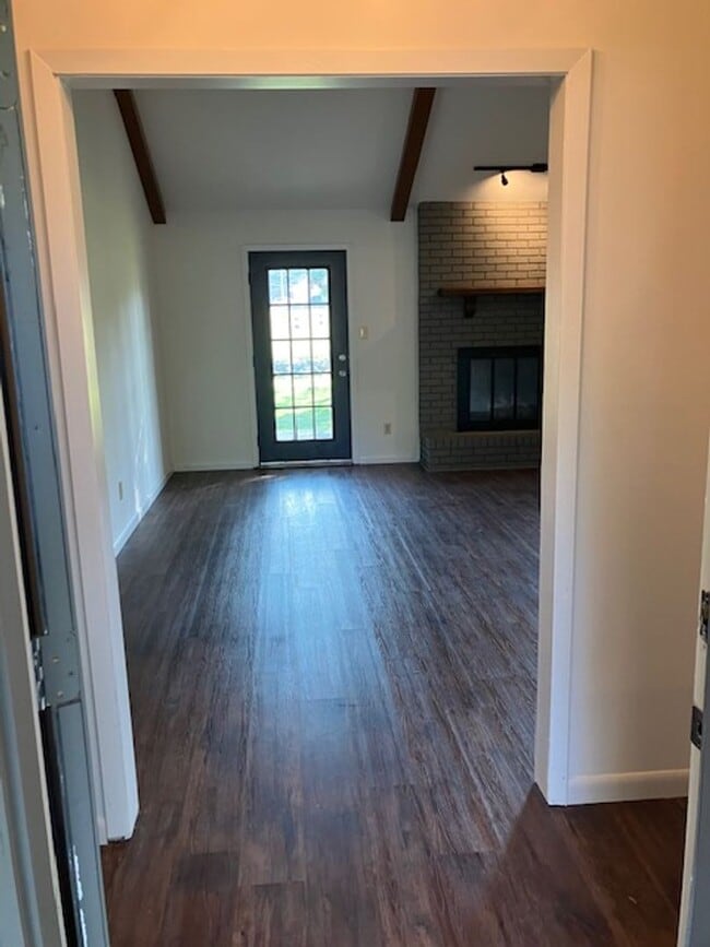 Building Photo - 1400 Audubon Dr