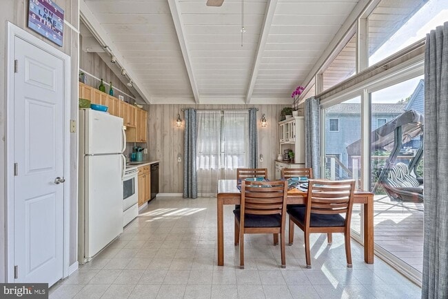 Building Photo - 366 Lake Meade Dr