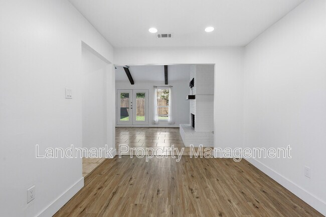 Building Photo - 4349 Altamesa Blvd
