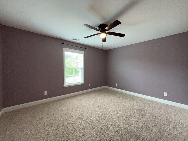Building Photo - 373 Whispering Breeze Ln