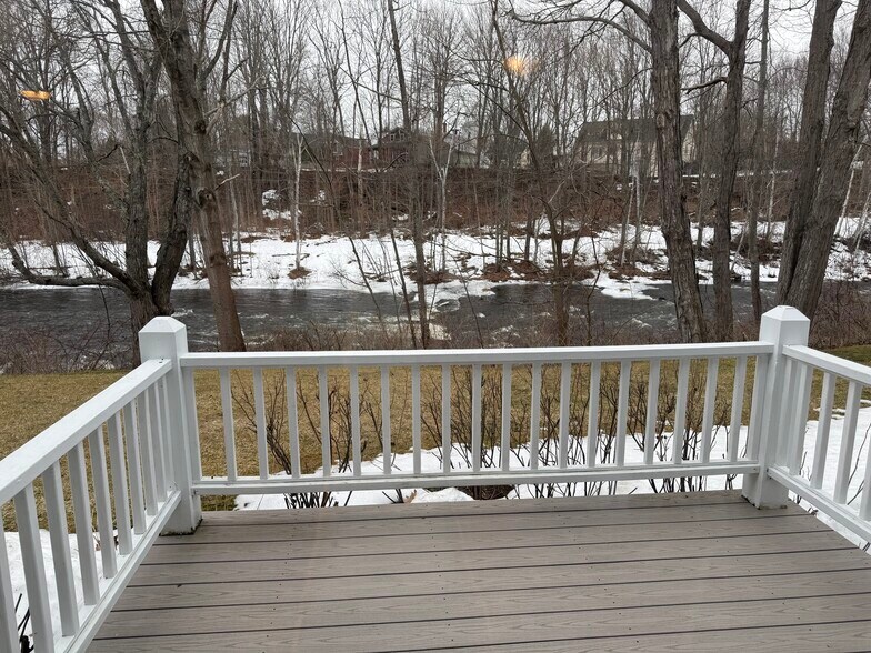 Building Photo - 17 Water St