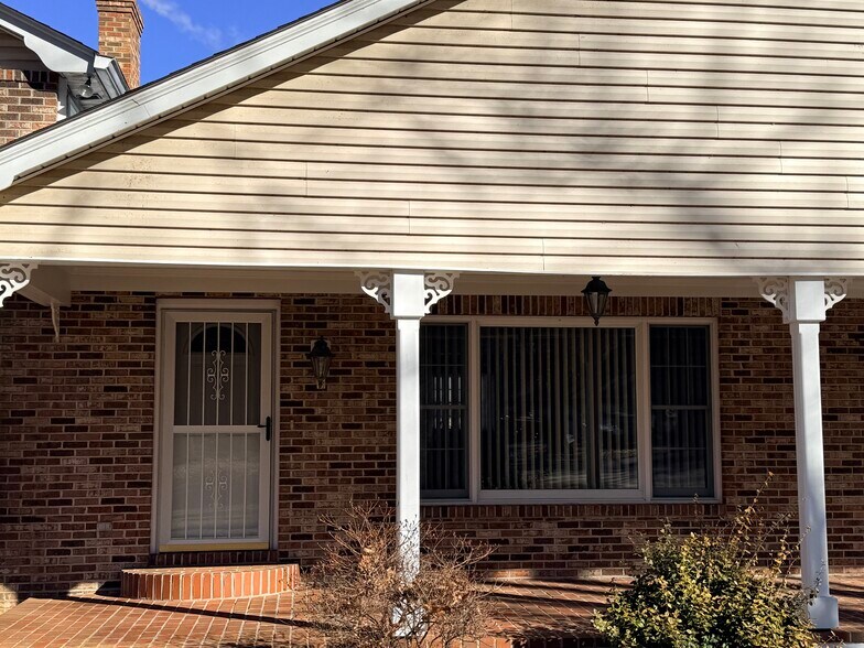 Front door - 45146 Andover Estates Rd