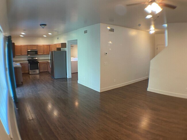 Building Photo - Spacious 3-Bedroom Home in Serene Mountain...