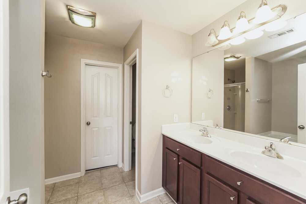 Building Photo - 14103 Lake Crossing Dr