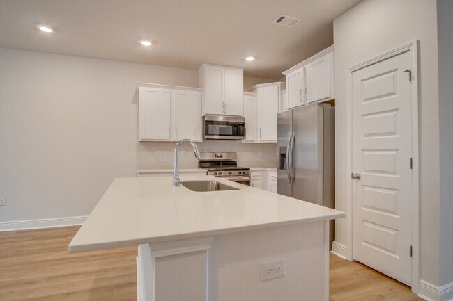 Building Photo - Brand New! Stylish 3BR/2.5BA Townhome with Modern Finishes, Quartz Kitchen, Garage, and Easy Acce...