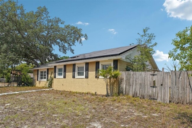 Building Photo - 503 Holt Cir