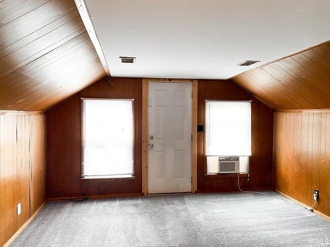Building Photo - 108 E Cottage Grove Ave