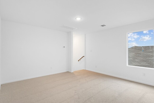 Building Photo - 972 Creek