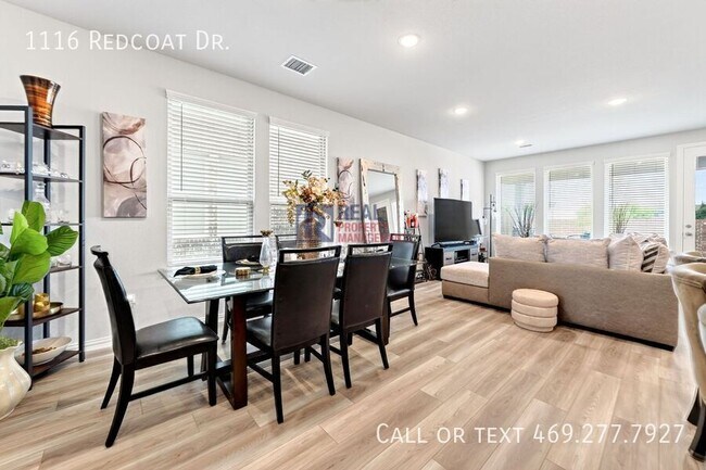 Building Photo - 1116 Redcoat Dr