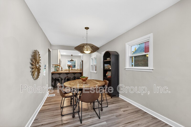 Building Photo - 4905 Norwaldo Ave