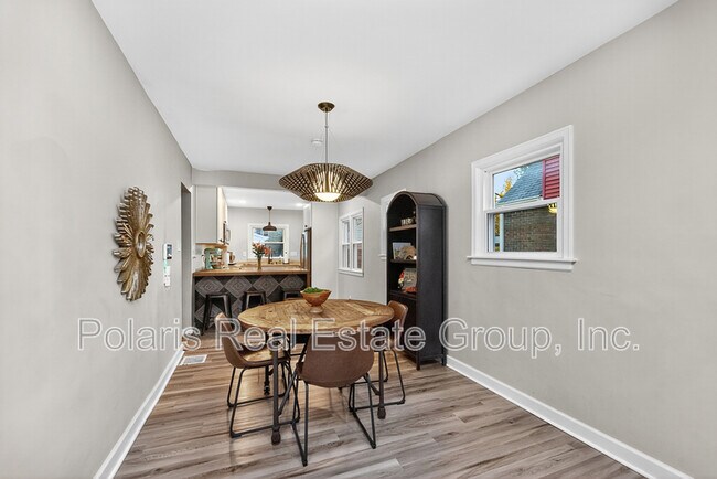 Building Photo - 4905 Norwaldo Ave