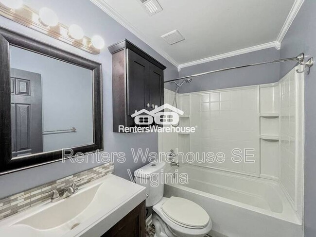 Building Photo - 1517 Glenmont Ct