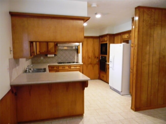 Building Photo - 25598 Kimbro Rd