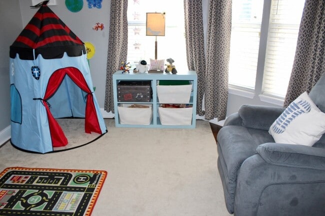 Building Photo - Beautiful 3 Bedroom 2 Bath in Sterling Heights