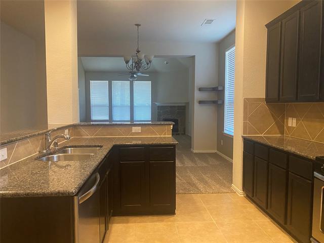 Building Photo - 2712 Lake Ridge Dr
