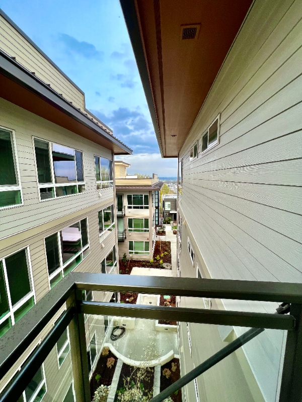 Building Photo - 2330 Yakima Ct