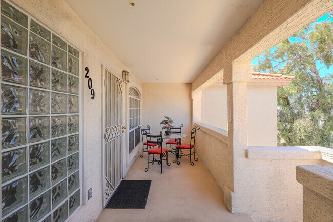 Building Photo - 3408 Sunriver Rd