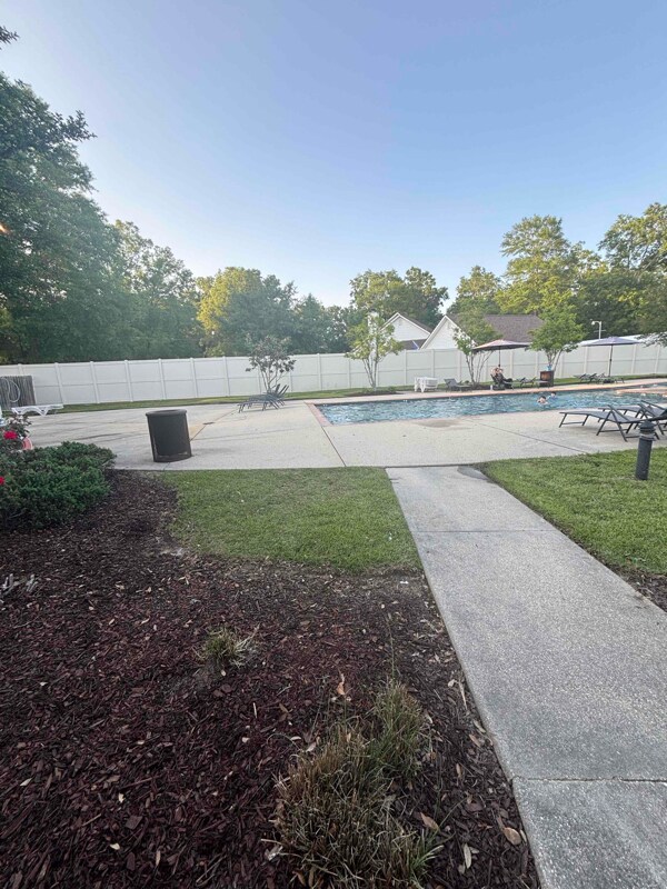 Building Photo - 11585 Juban Parc Ave