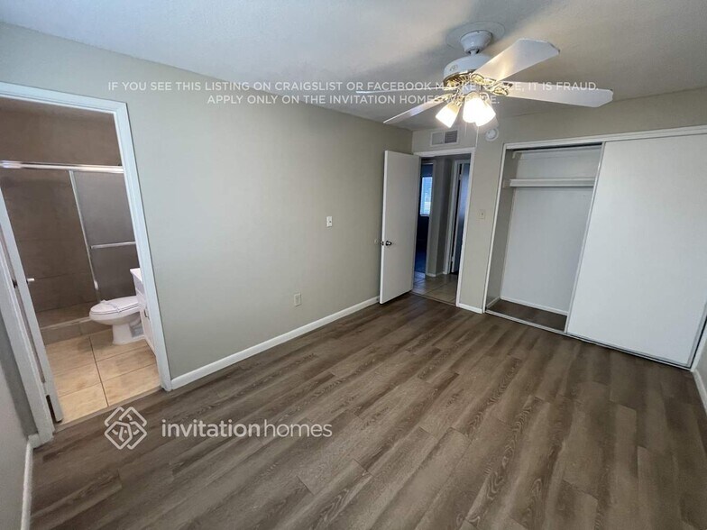 Building Photo - 5909 W Coronado Rd